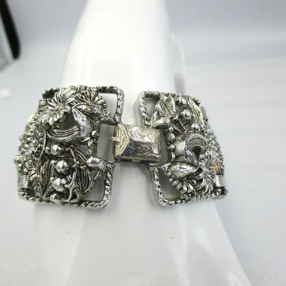 Sarah Coventry Silver Tone Antique Garden VINTAGE BRACELET 1962 Floral Panel - Picture 4 of 7